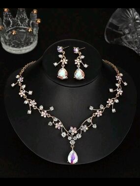 Teardrop Crystal Floral Set Made In Swarovski Elements Bridal Set/ Prom Jewlery